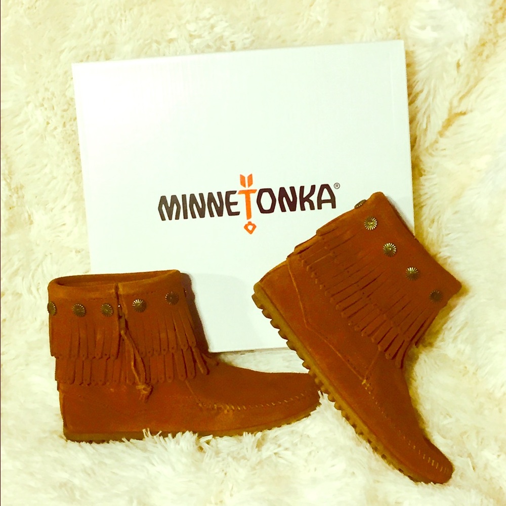 NIB women's Minnetonka