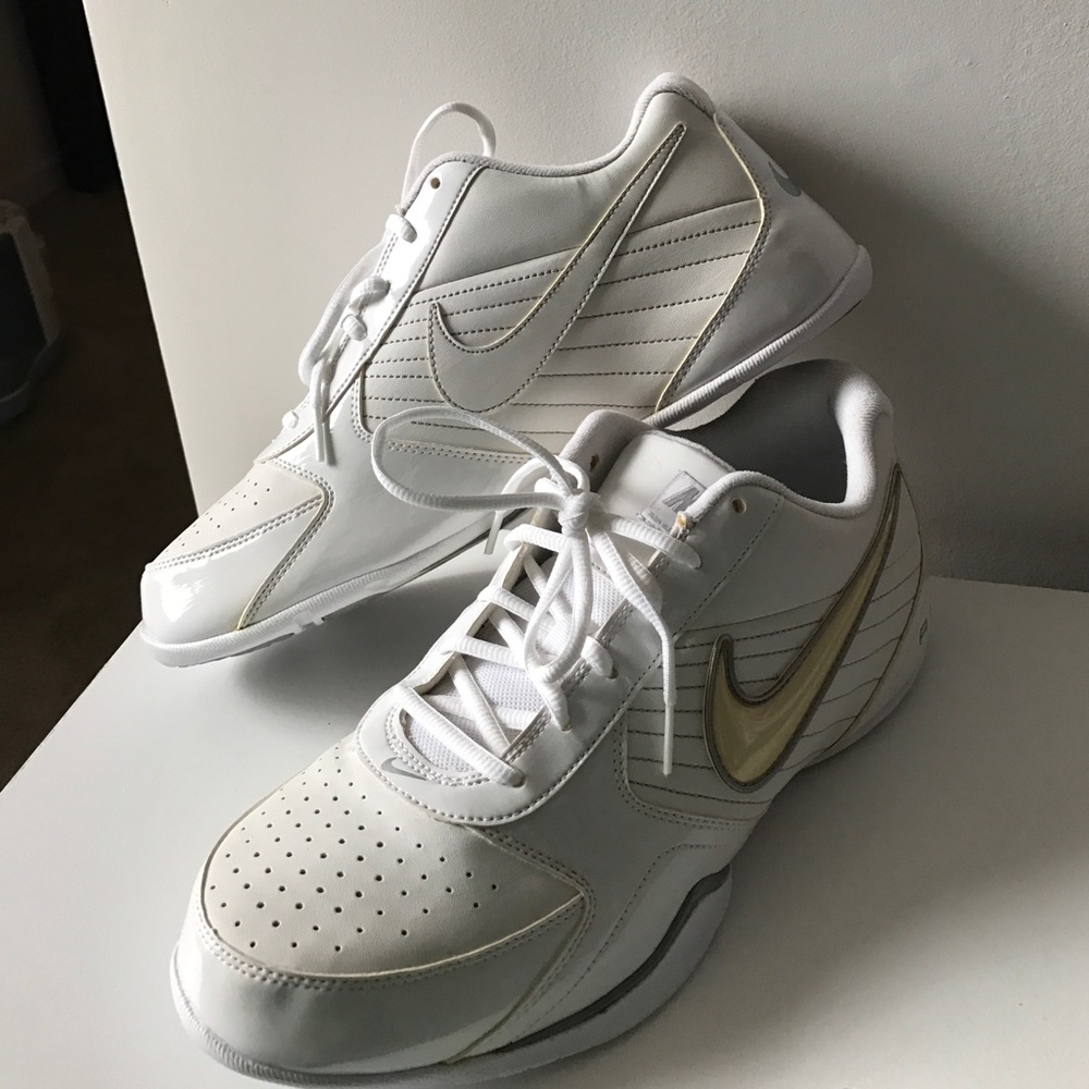 Men's Nike Air Baseline Low sneakers
