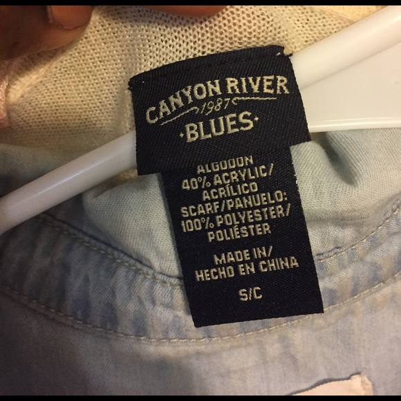 Vest - Picture 2 of 3