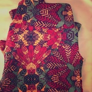 Lularoe OS leggings Feather Print