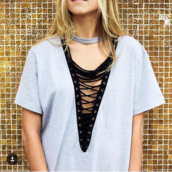 LF LACE UP BOYFRIEND TEE WITH COLLAR - Picture 2 of 4