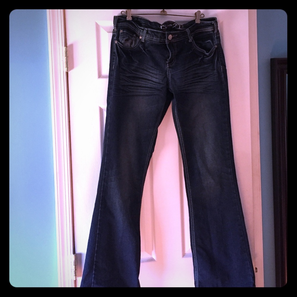 Dark wisker wash stitch pocket embellished jeans