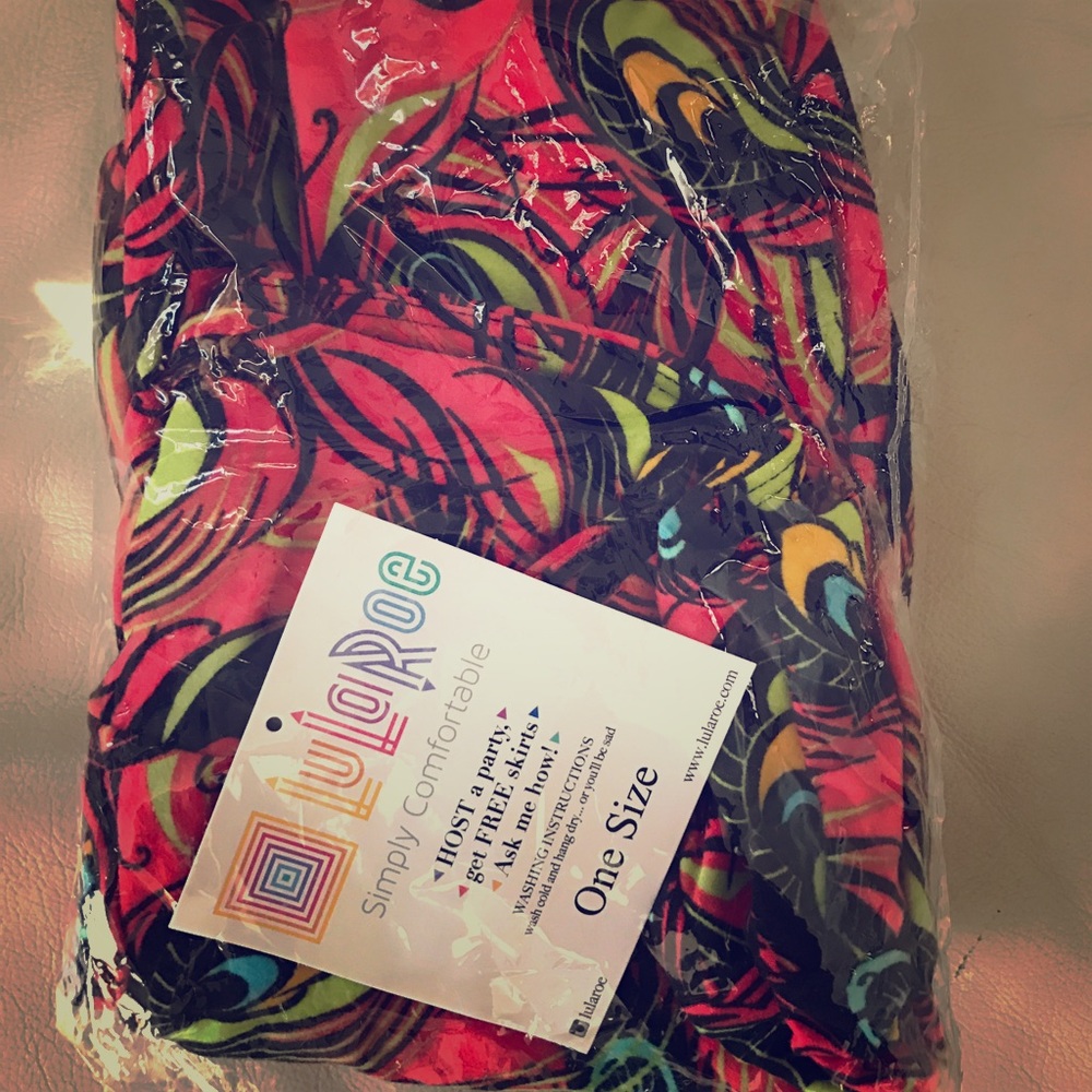 Lularoe OS leggings- Peacock Feathers