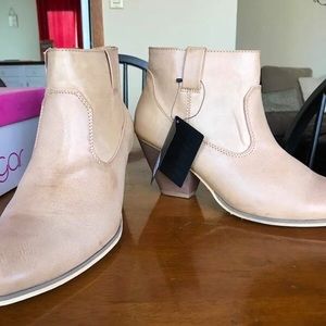 Brand new Forever 21 ankle booties.