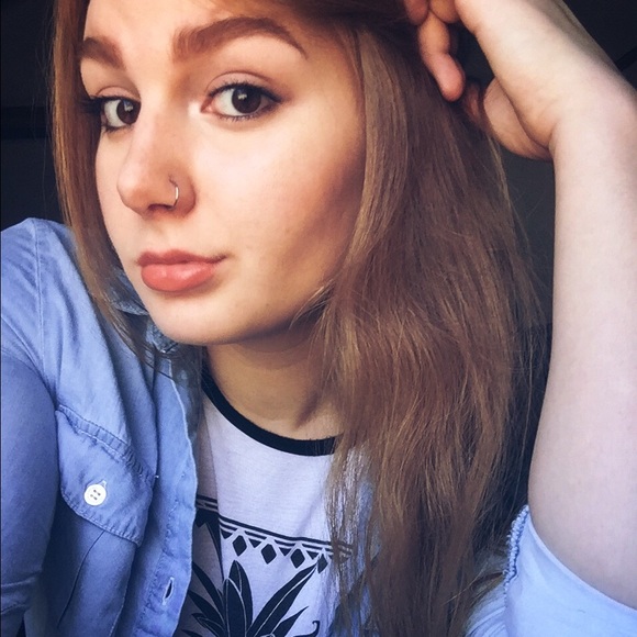 Meet your Posher, Jade - Picture 1 of 1