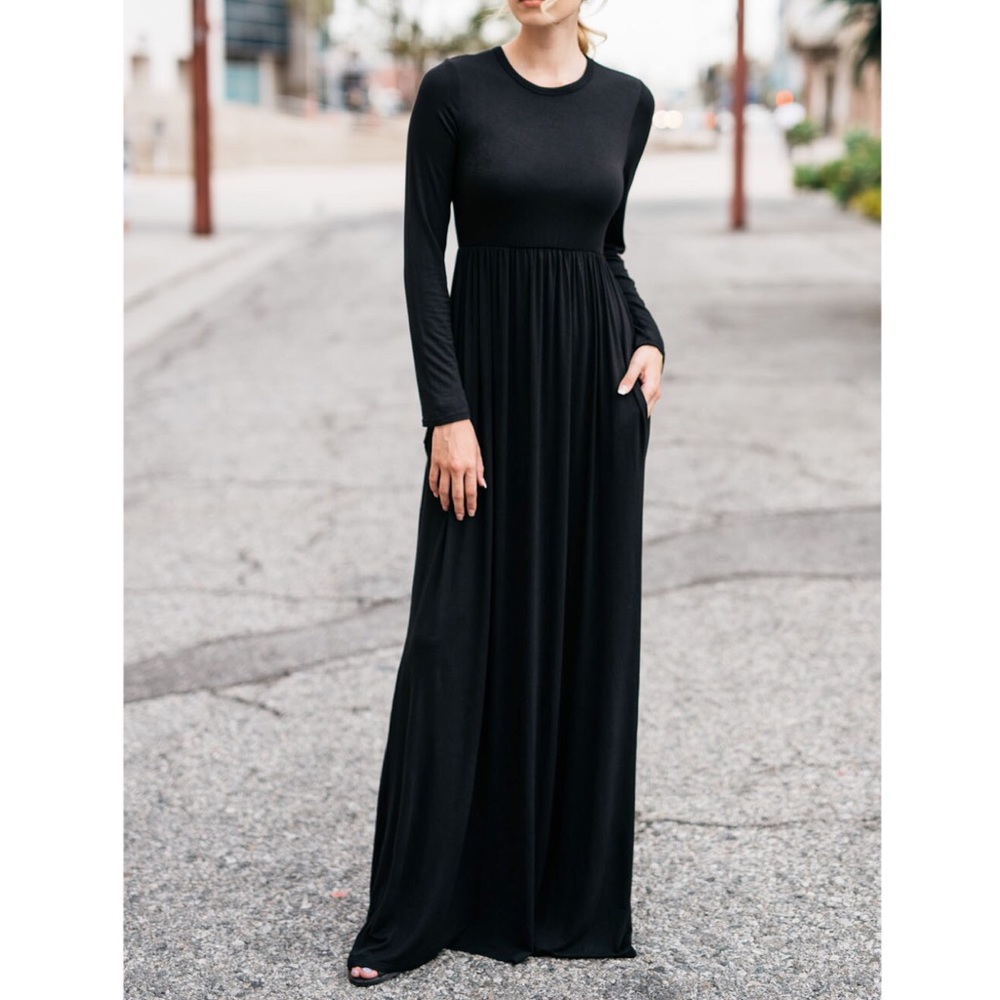 🆕Long sleeve flowy high waist black maxi dress - Picture 2 of 3