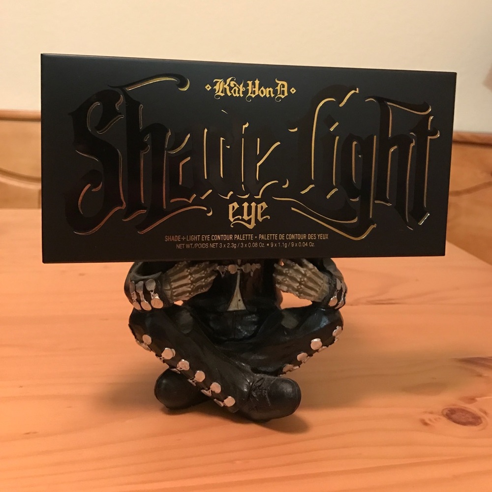 Kat Von D ✨Shade + Light 👁