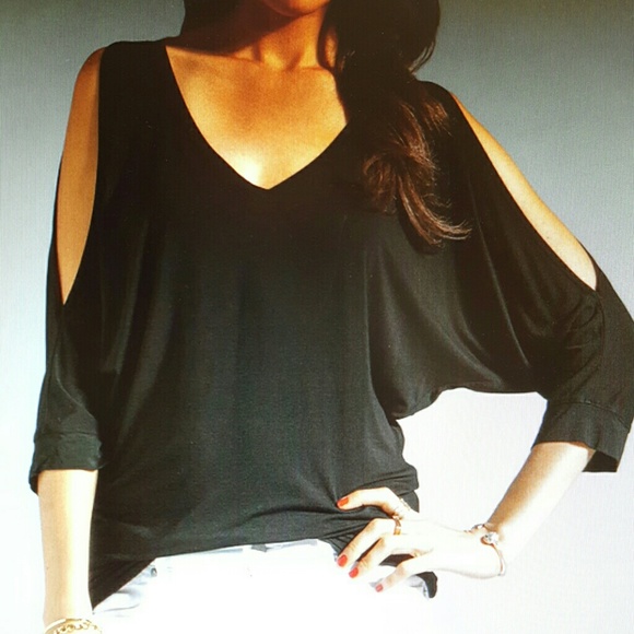 Tops - ❣❣IT'S IN❣❣( 2 )❣Cold Shoulder V-neck 3/4 Sleeve❣❣