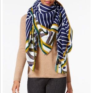 STEVE MADDEN BLANKET WRAP SCARF