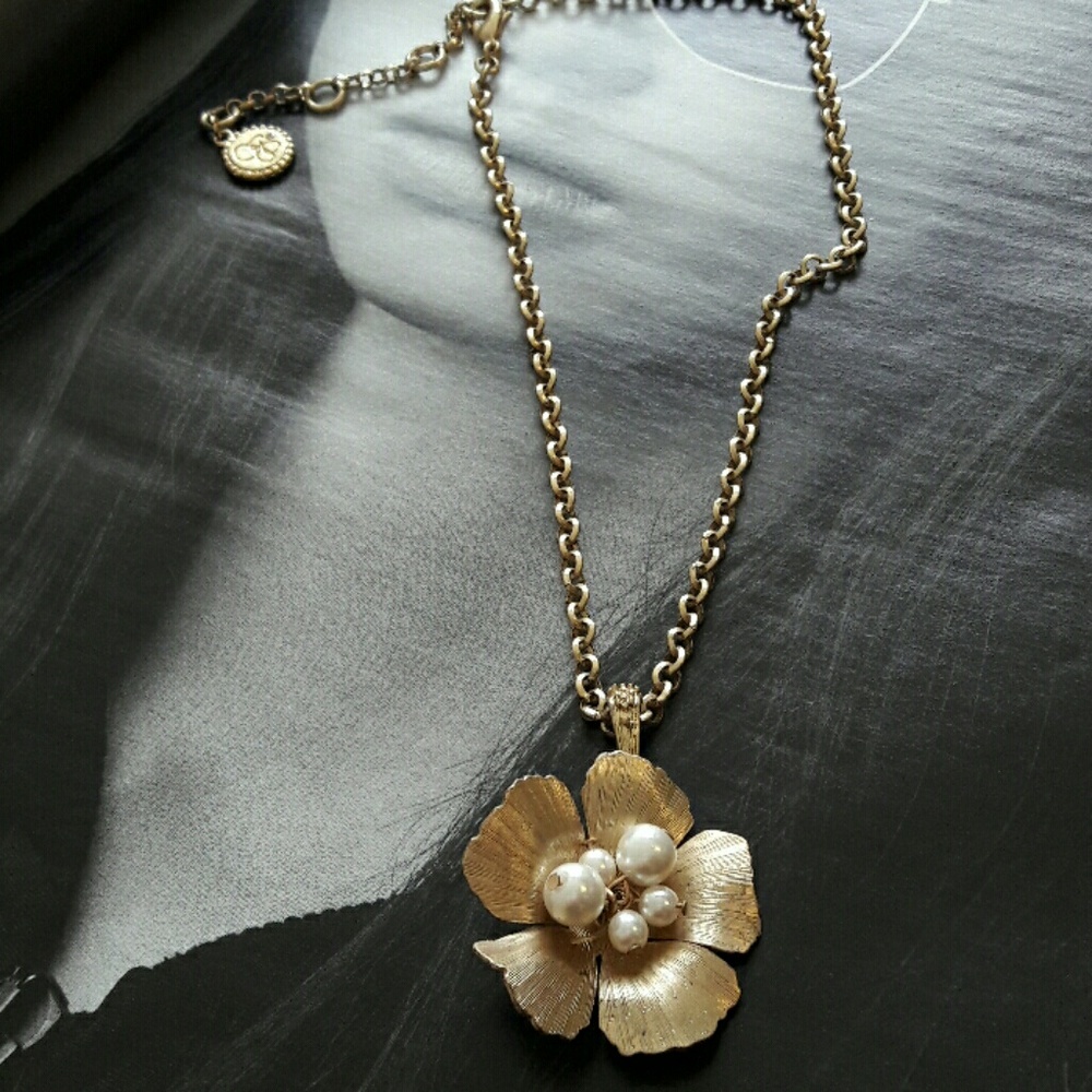 Jessica Simpson necklace