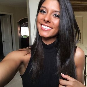 Meet your Posher, Alessandra