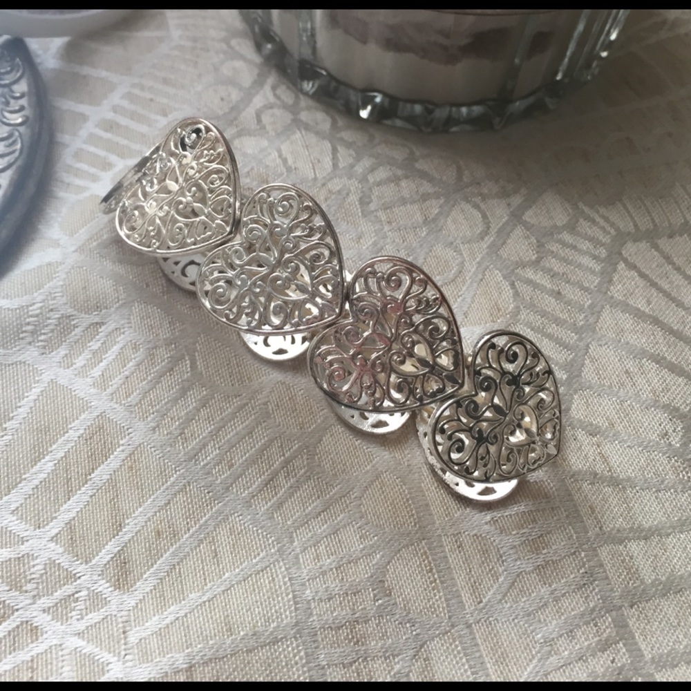 Beautiful filigree elastic heart ❤️ bracelet