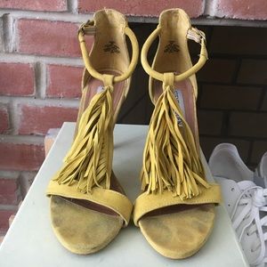 Steve Madden yellow suede leather dress sandals