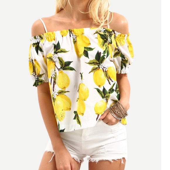 Tops - HP🎉Off-the-shoulder lemon top 🍋🍋🍋