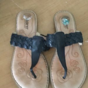 Born sandals