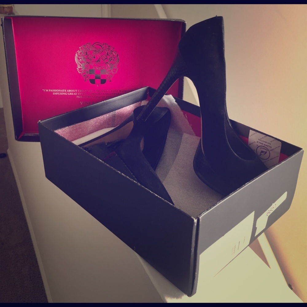 Vince Camuto Black heels