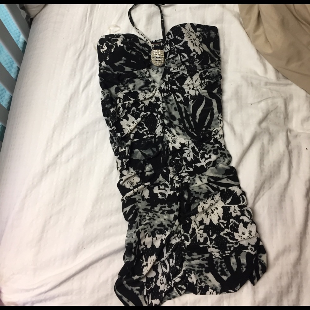 Cute dress!