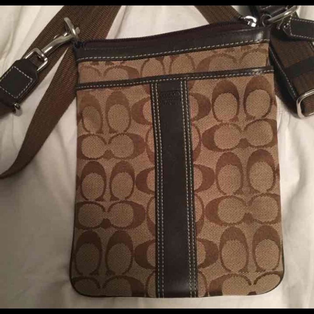 Coach Crossbody - Picture 4 of 4