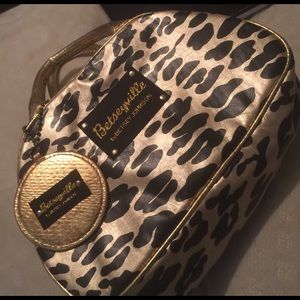 Betseyville cheetah print bag
