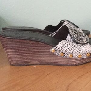Tory burch slides