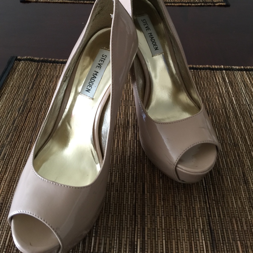 Steve Madden heel. Super sexy.