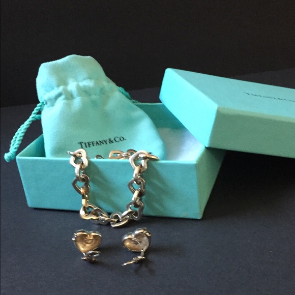 TIFFANY & Company Cupids Heart Clip-On Earrings - Picture 6 of 7