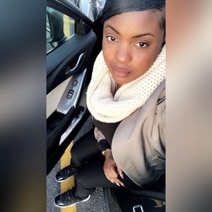 Meet your Posher, April