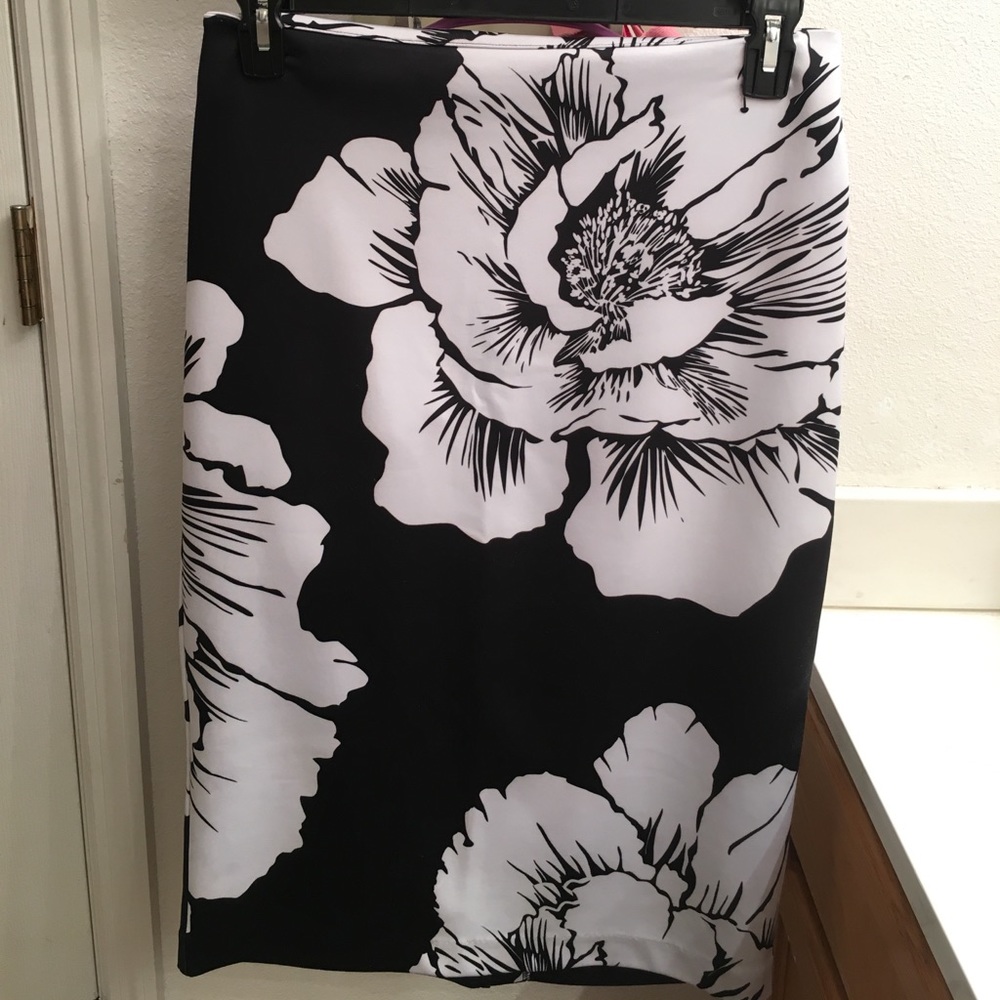 New York and company floral pencil skirt.