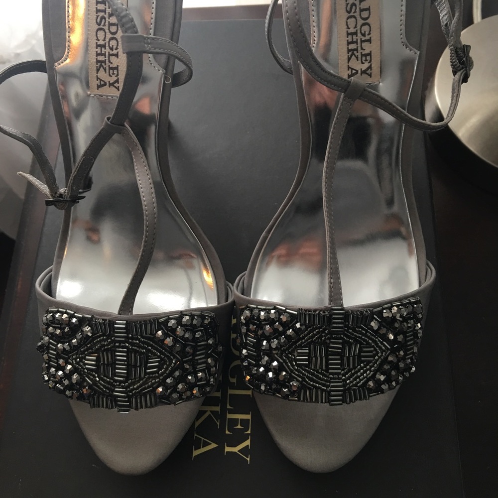 Badgley Mischka gray formal sandal.