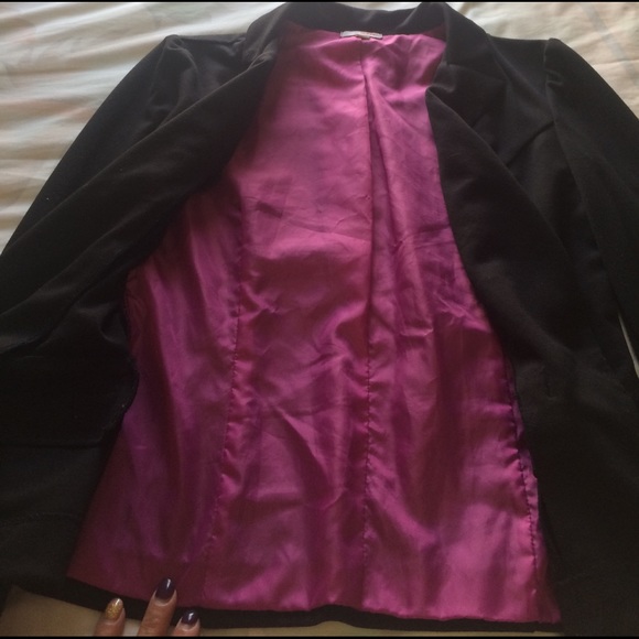 Black Blazer 💁🏻 - Picture 3 of 4