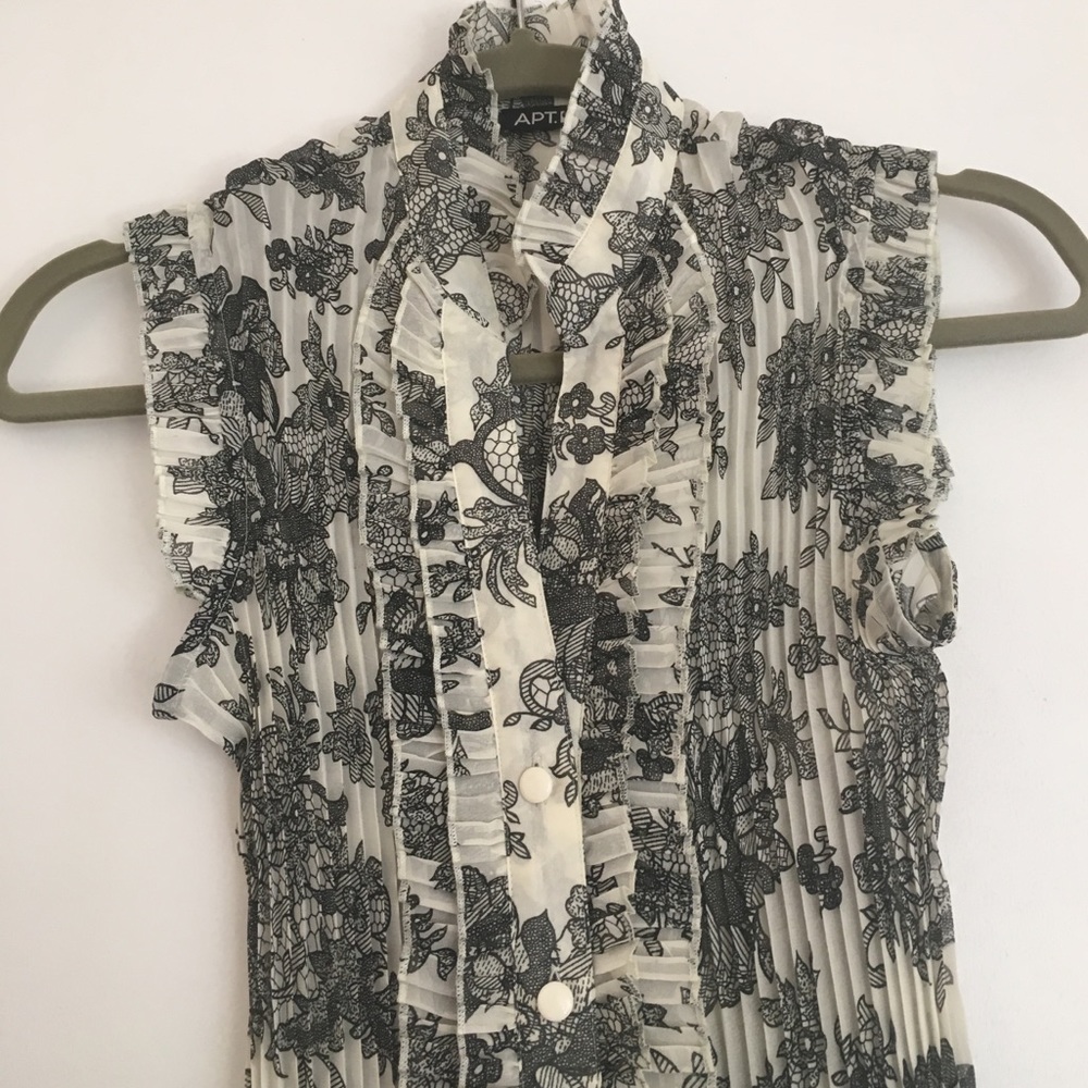 Apt 9 slightly sheer button down no-sleeve shirt