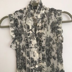 Apt 9 slightly sheer button down no-sleeve shirt