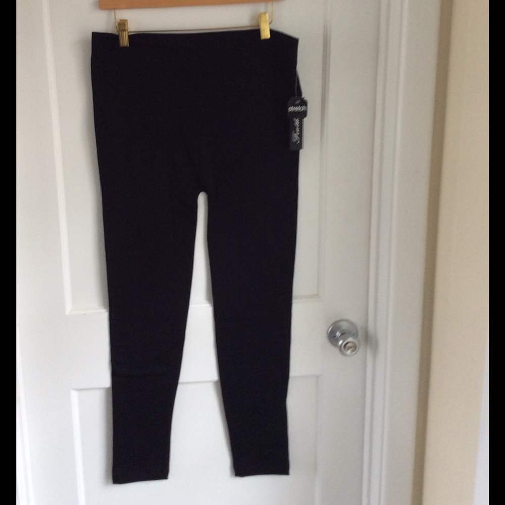Plus size black leggings