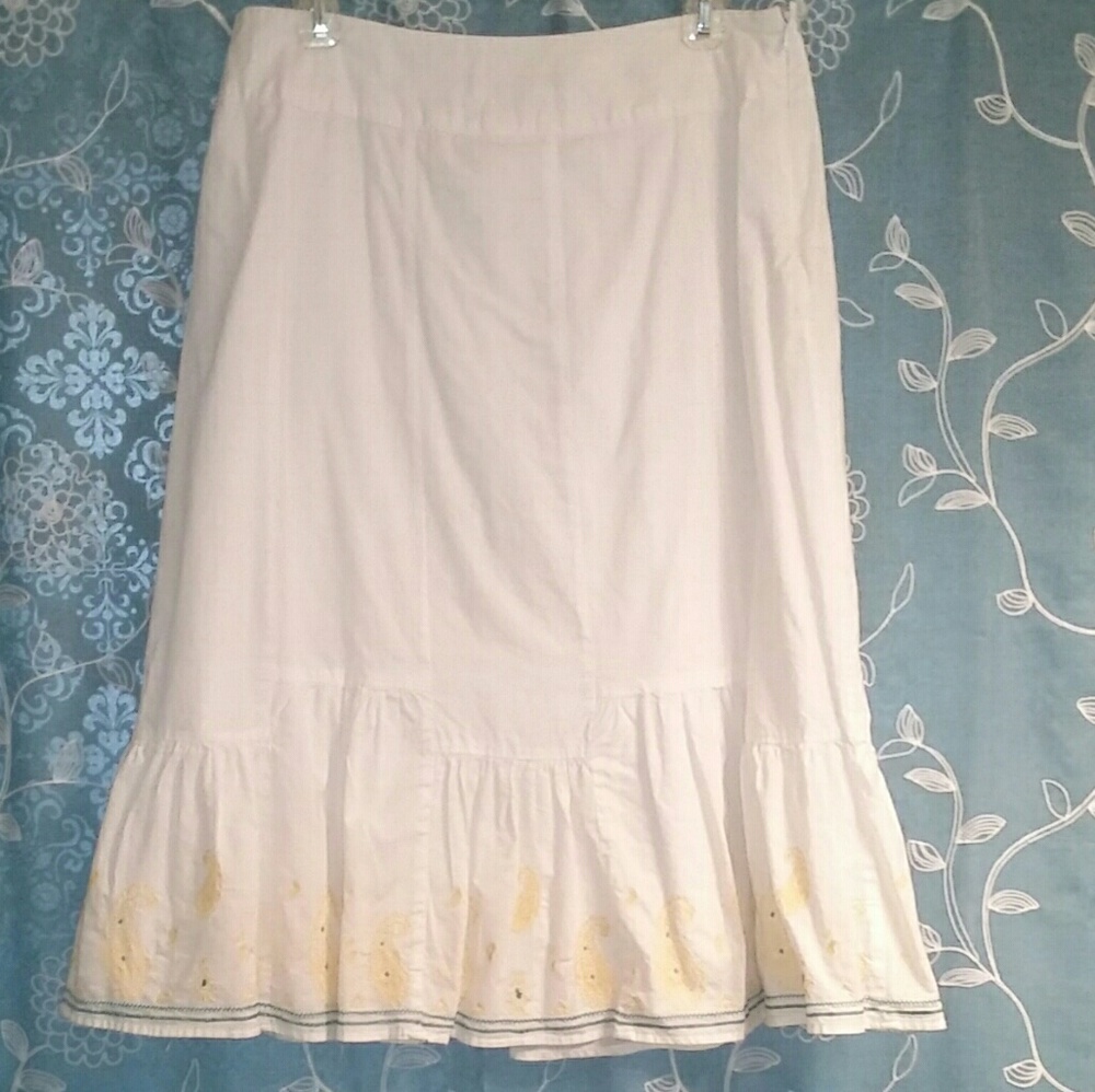 White Spring/Summer skirt.