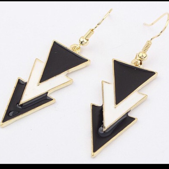 New Triangle Earrings and Necklace Set - Picture 2 of 4