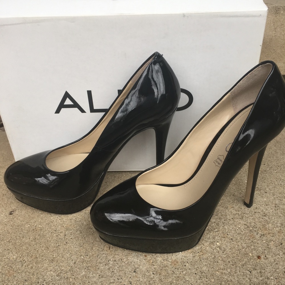 Aldo Shiny Black 5" Stilettos 6M