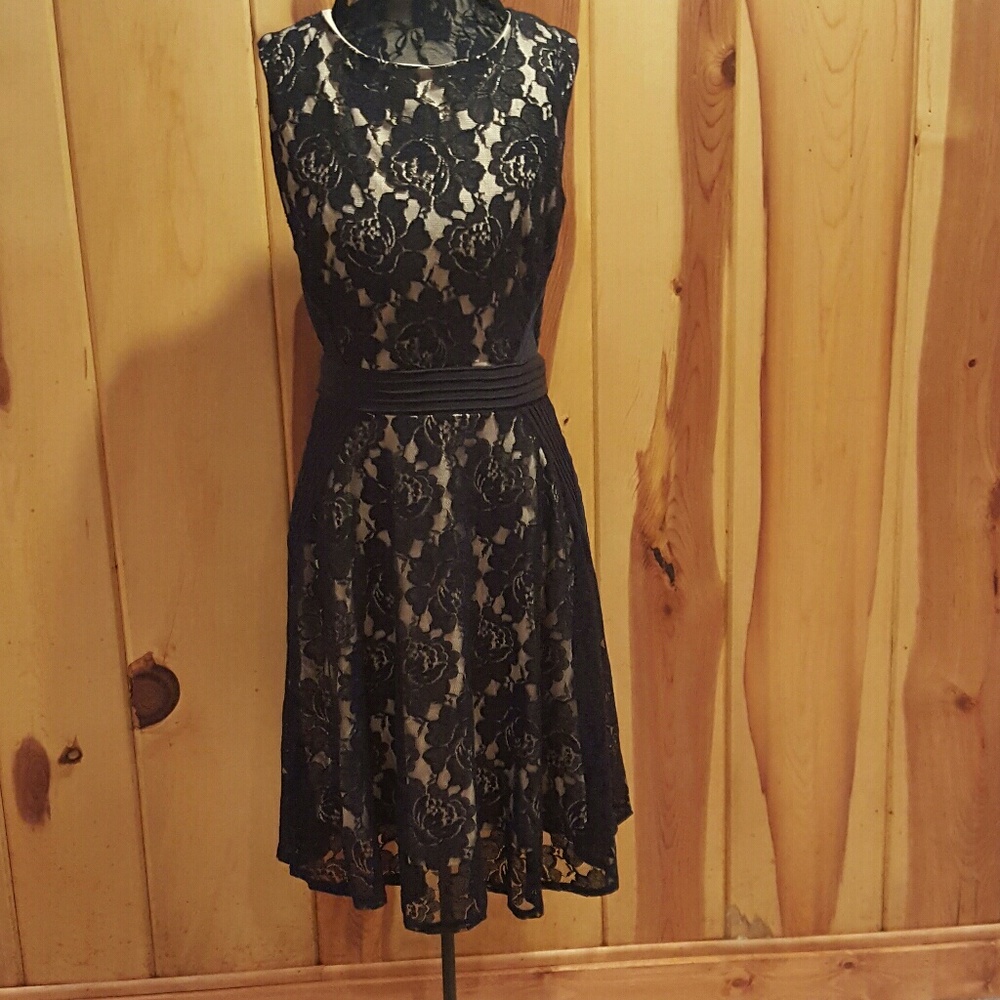 Like brand new classy yet sexy dress