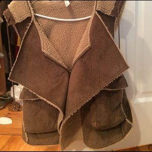 Robbi & Nikki faux shearling vest