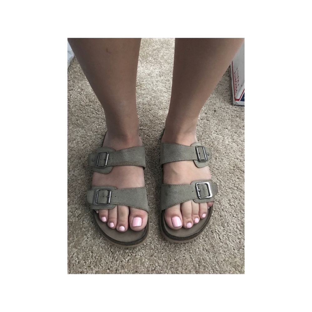 Birkenstock knockoffs 🐻