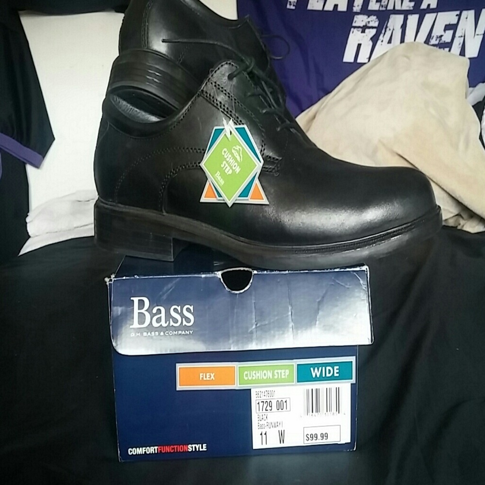 Bass&co men's dress shoes