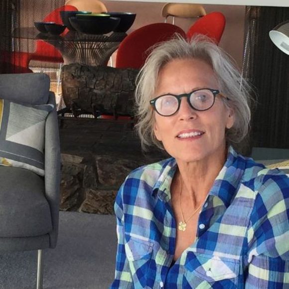 Meet your Posher, Cynthia - Picture 1 of 1