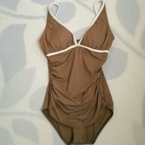 New Tommy Bahama Modest One Peice Swimsuit 12