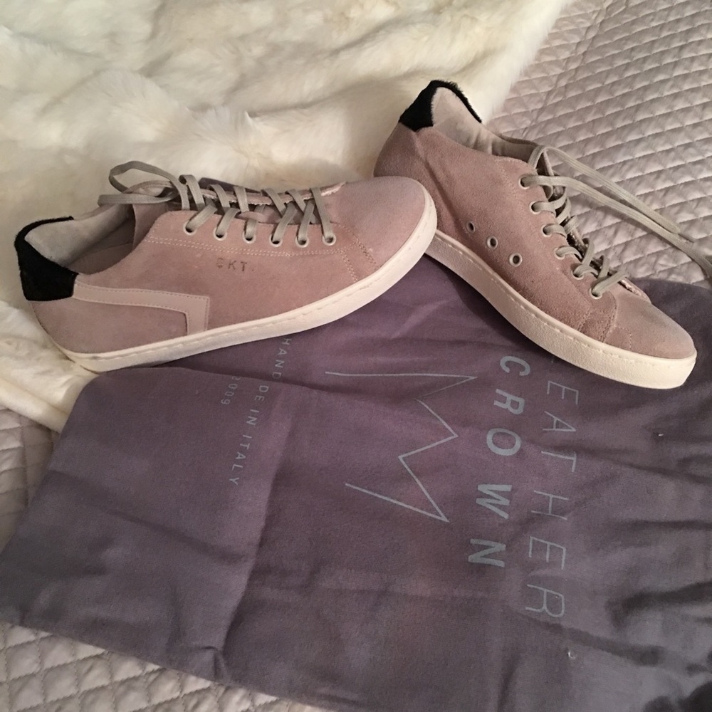 Leather crown SKT Italy cap sneakers beige black