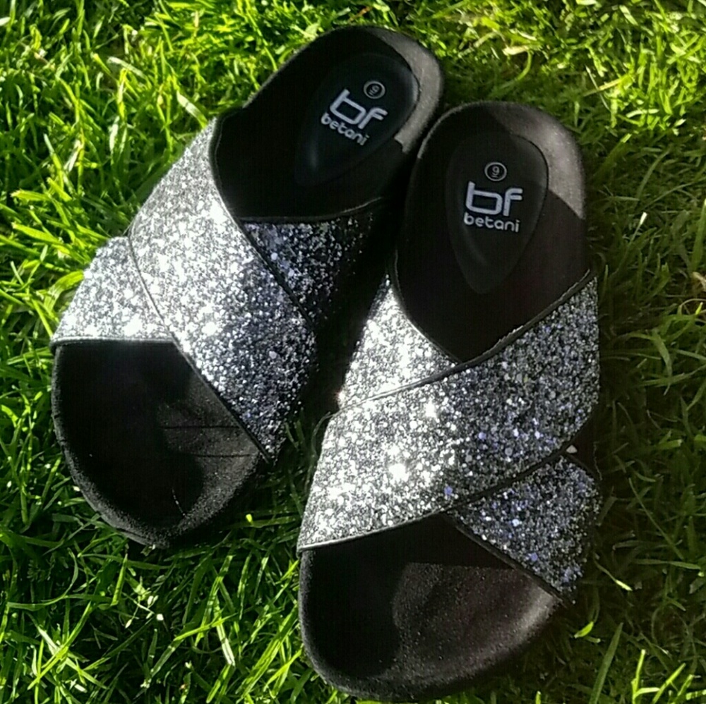 7, 7.5, 8, 8.5 🖤Blk Glittery Footbed Sandal