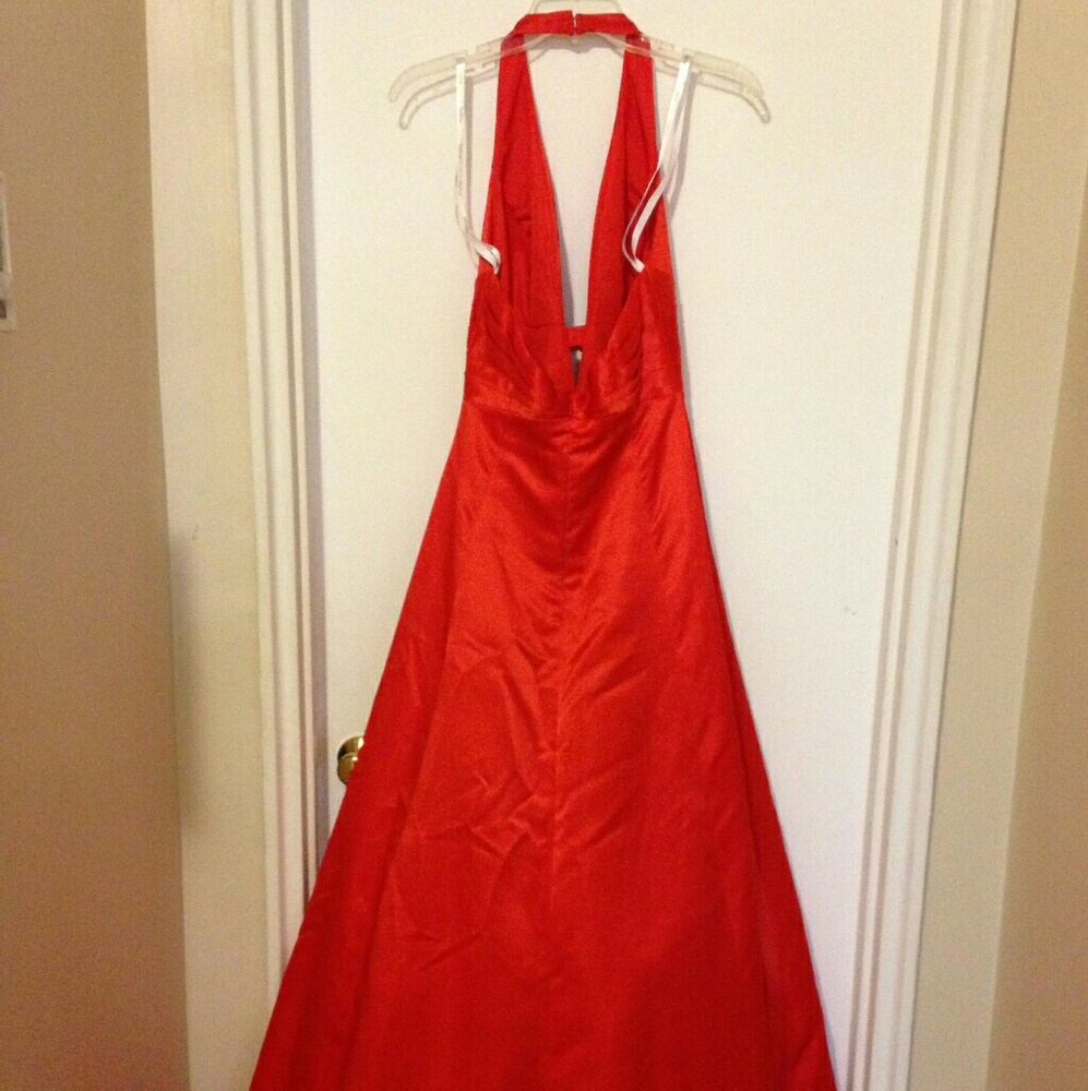 Prom dress - Picture 2 of 6