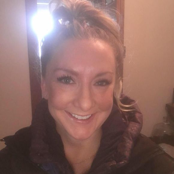 Meet your Posher, Kari - Picture 1 of 1