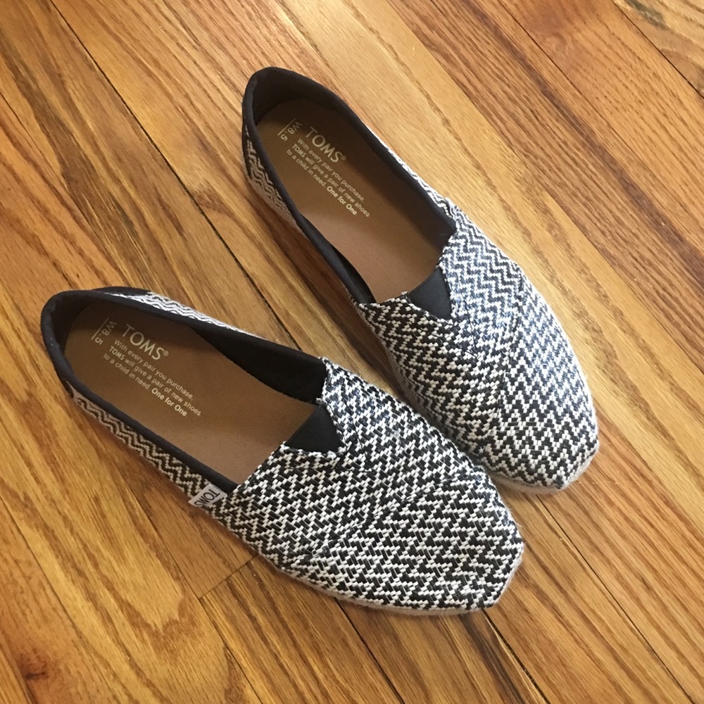 Toms espadrilles style women's 8.5