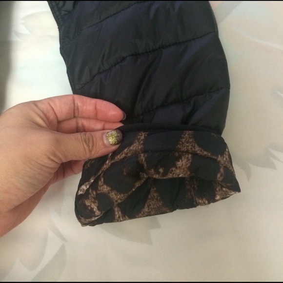 Jacket 🍃🍃 - Picture 6 of 8