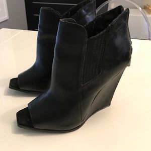 Zara black leather wedges