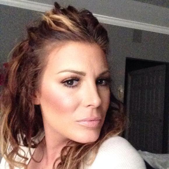 Meet your Posher, Jessica - Picture 1 of 1